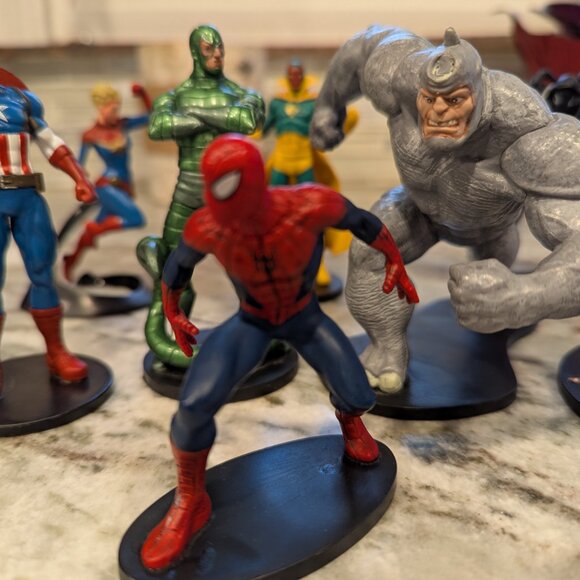 Lot of 9 Disney Store Marvel Avengers Figurines Set PVC Figures - Picture 2 of 6